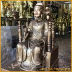 Tượng cụ tổ bằng đồng đỏ làm màu