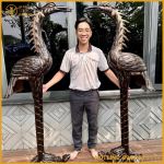 Hoàn thiện và bàn giao đôi hạc thờ đồng đỏ cạo màu cao 2m2 cho khách hàng tại Sài Gòn
