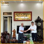 Bàn giao tranh Cội Nguồn Quê Hương Kt 1m73x88cm dát vàng 9999 khung gỗ Hương Đỏ tại Hải Dương