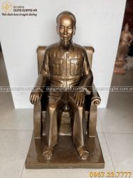 Tượng Bác Hồ ngồi ghế bằng đồng đỏ cao 90 cm đẹp cổ kính