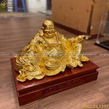 Tượng Phật Di Lặc bằng đồng vàng thếp vàng kích thước 45 cm x 24 cm để bàn