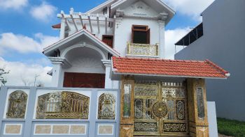 Đồ đồng Dung Quang Hà bàn giao và lắp đặt cổng, lan can nhôm hợp kim tại Tiền Hải, Thái Bình