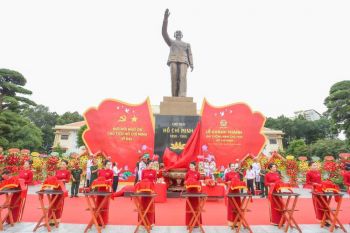 Toàn cảnh quá trình sản xuất và lắp đặt tượng Bác Hồ cao 8m