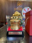 Đồ đồng Dung Quang Hà bàn giao trống đồng mini quà tặng cho khách đặt theo yêu cầu
