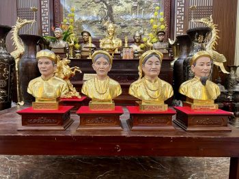 Đồ đồng Dung Quang Hà hoàn thiện 4 pho tượng chân dung cao 42cm cho khách ở Hà Nội
