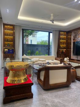 Đồ đồng Dung Quang Hà lắp đặt quả trống đồng 60cm mạ vàng tại Hải Phòng 